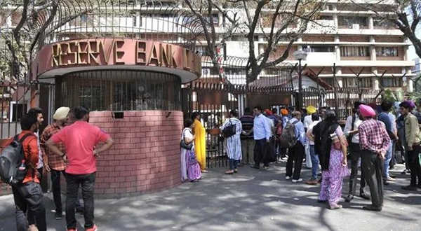 印度“废钞”1年：150万人失业 婚庆产业遭重创